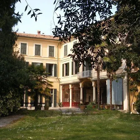 Cavadini Relais فندق مبيت وإفطار 3*